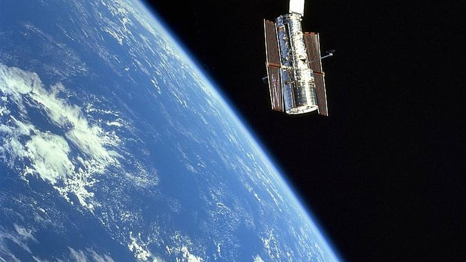 Hubble Uzay Teleskobu 30. yaşını kutluyor, NASA'dan çok özel kareler