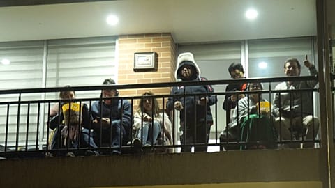 Kino vom Balkon: Not macht erfinderisch