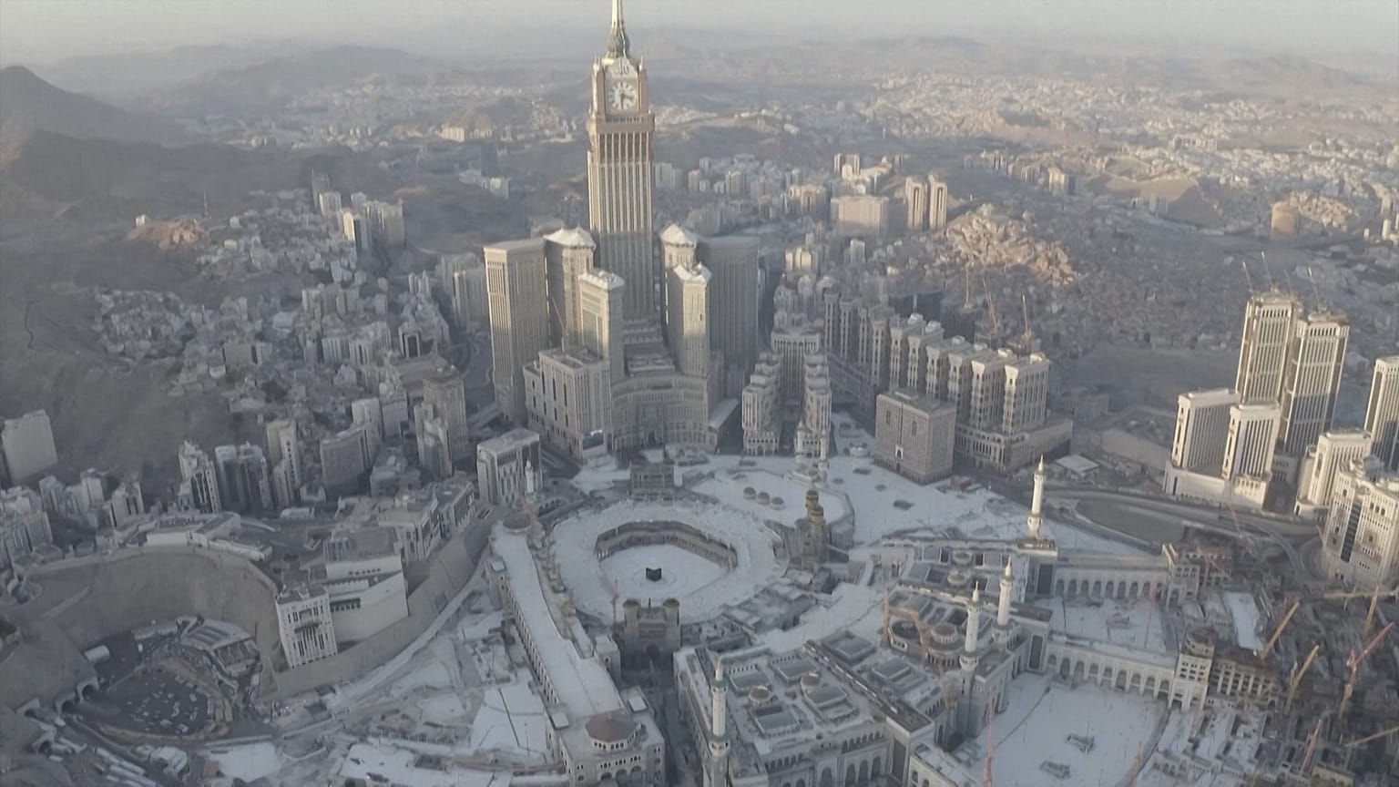 Ramadan under lockdown: Aerial images show Mecca completely empty 