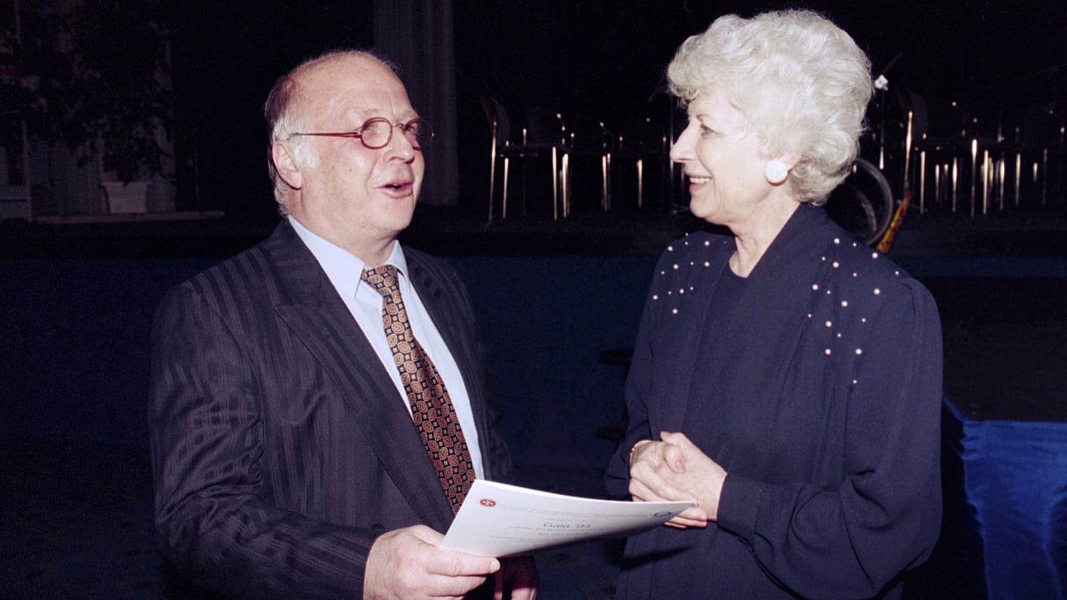 Olga Havlova, wife of Czech President Vaclav Havel, talks with German Labour Minister Norbert Blum 
