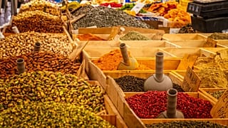 ما هي المواد التي افتقدتها رفوف المتاجر من أمريكا إلى العراق.. تعرف عليها؟