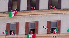 Confinés, les Italiens célèbrent le 75e anniversaire de la Libération... au balcon