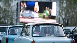 Trotz relativ geringer Infektionszahlen geht auch Dresden auf Nummer sicher: Auto-Kino in Corona-Zeiten.
