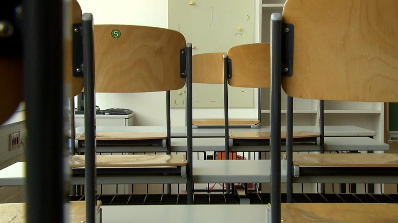 Escolas austríacas reabrem gradualmente em Maio
