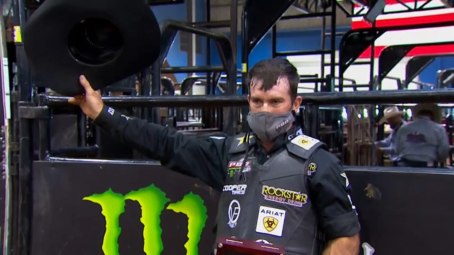 Fabiano Vieira vence "rodeo" de Oklahoma à porta fechada