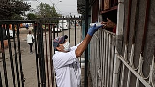 El coronavirus provoca colas de hambre en Chile