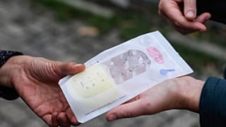 Covid-19 insan hikayeleri: İzole edilen anne formülaya alerjisi olan bebeğine nasıl süt buldu?