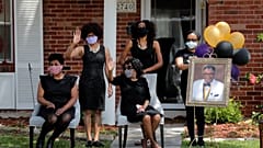 [NO COMMENT] Autós búcsúztatás a New Orleans-i zulu királynak