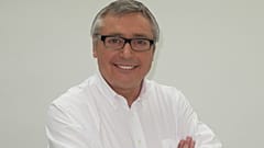 Muere el exfutbolista británico Michael Robinson, icono de la radio y la televisión en España