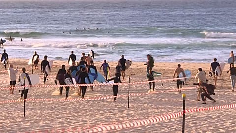 Sydney: Am Bondi Beach wird wieder gesurft