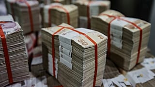 Hazine ve Maliye Bakanlığı, tahvil ihalesinde 3 milyar 383,1 milyon lira borçlanmaya gitti