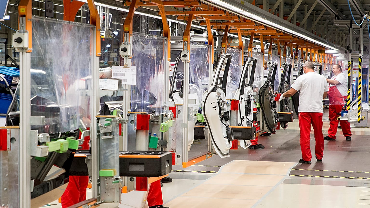 Újraindult a termelés a győri Audi-gyárban 