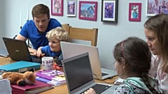 Coronavirus : au Royaume-Uni aussi, l'école s'invite à la maison