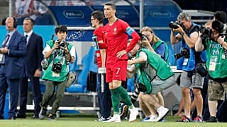 فيفا: ممنوع "البصق" في مباريات كرة القدم بعد استئناف المنافسات