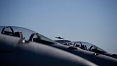 Un avion de chasse F/A-18 Super Hornet de l'US Navy dans le ciel de la Corée du Sud, le 28 octobre 2015