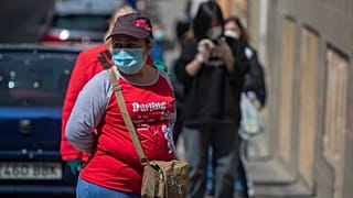 Очередь в супермаркет в Мадриде