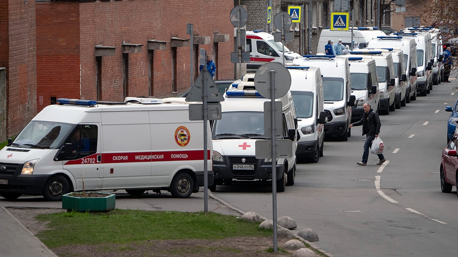 Очередь в Покровскую больницу. С.-Петербурга