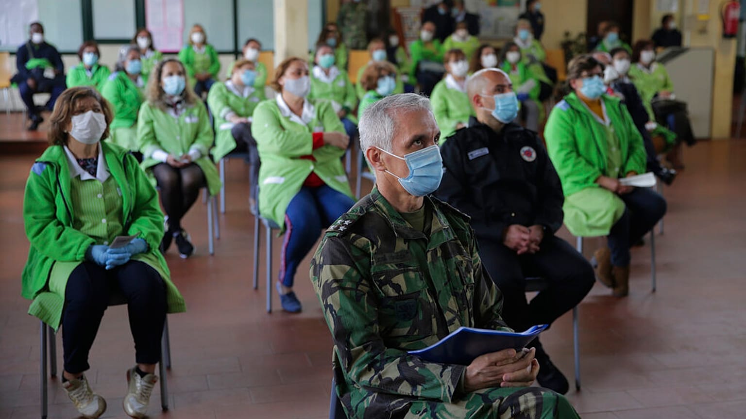 Militares formam assistentes operacionais nas escolas portuguesas