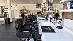 El dilema de las peluquerías italianas ante la prohibición de abrir hasta junio