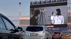Vilnius, drive-in all'aeroporto. "Al cinema nonostante il blocco"