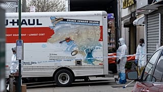 Dutzende Tote in Lastern: "Uns kommen die Leichen zu den Ohren raus"