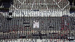 Πρωτομαγιάτικη συγκέντρωση του ΠΑΜΕ στο Σύνταγμα, εν μέσω πανδημίας
