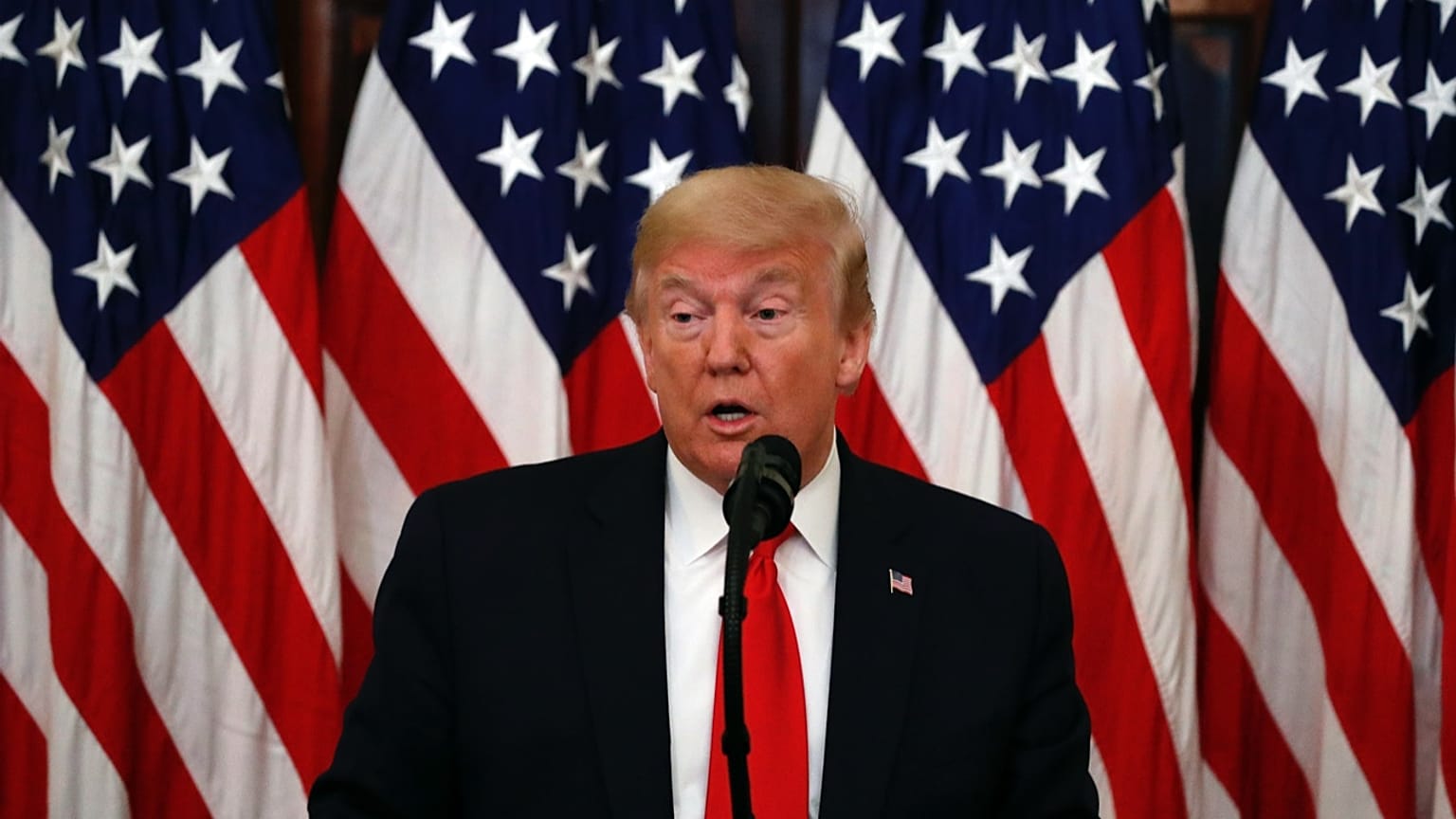 ABD Başkanı Donald Trump Covid-19'un tedavisinde antiviral Remdesivir ilacının kullanımına onay verildiğini duyurdu
