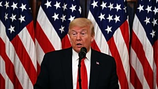 ABD Başkanı Donald Trump Covid-19'un tedavisinde antiviral Remdesivir ilacının kullanımına onay verildiğini duyurdu