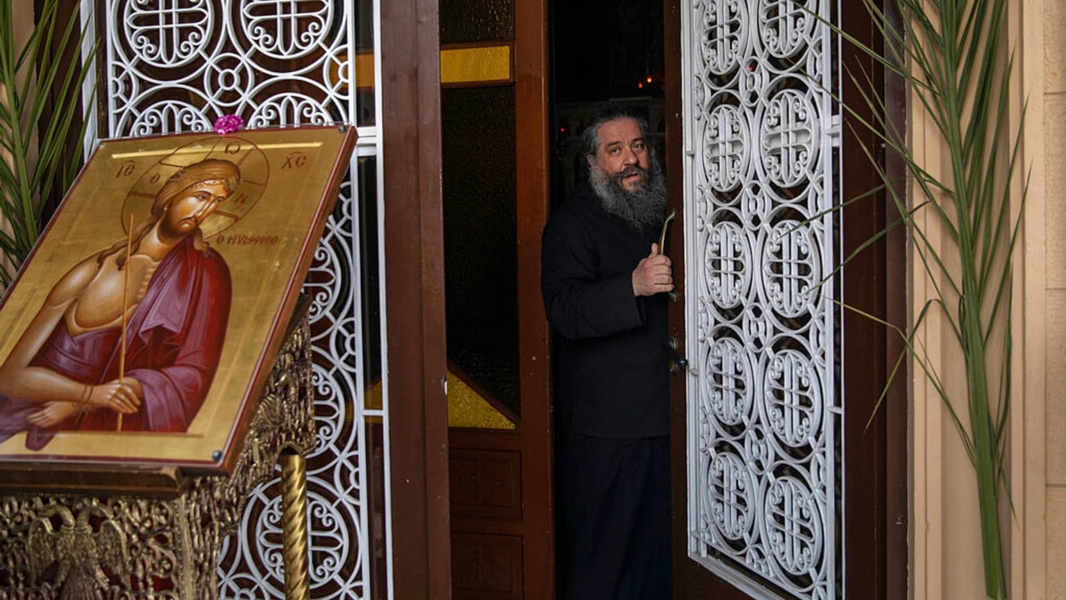 Ελλάδα: Χωρίς λειτουργίες οι εκκλησίες μέχρι τις 16 Μαΐου