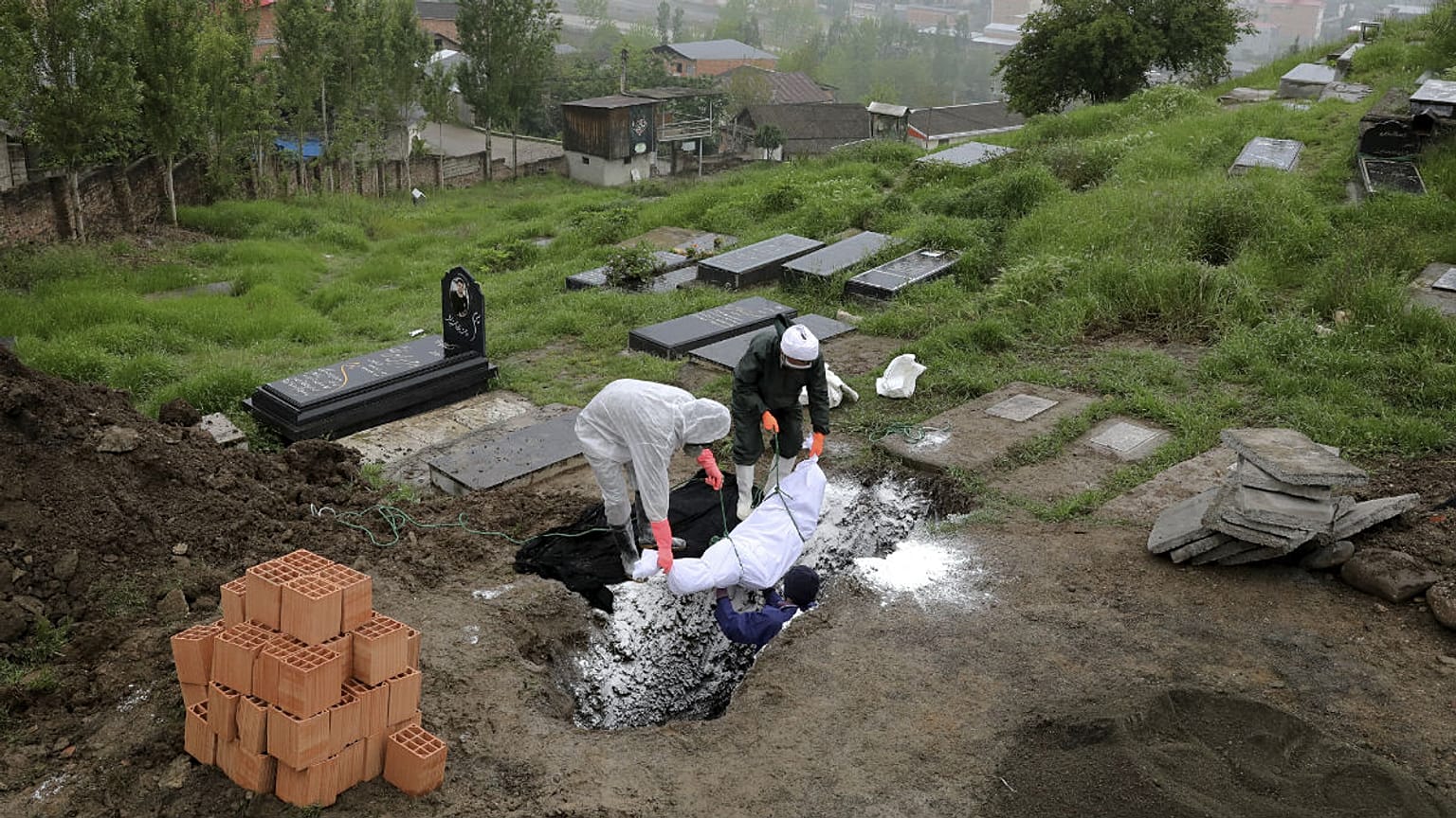 شمار قربانیان کرونا در ایران به کمتر از ۵۰ نفر رسید؛ صعود مبتلایان در تاجیکستان و افغانستان