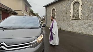 Coronavirus : le "confession-drive" pour se libérer de ses péchés sans sortir de sa voiture