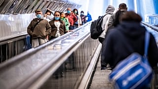 Hétfőtől országosan is kötelező a szájmaszk