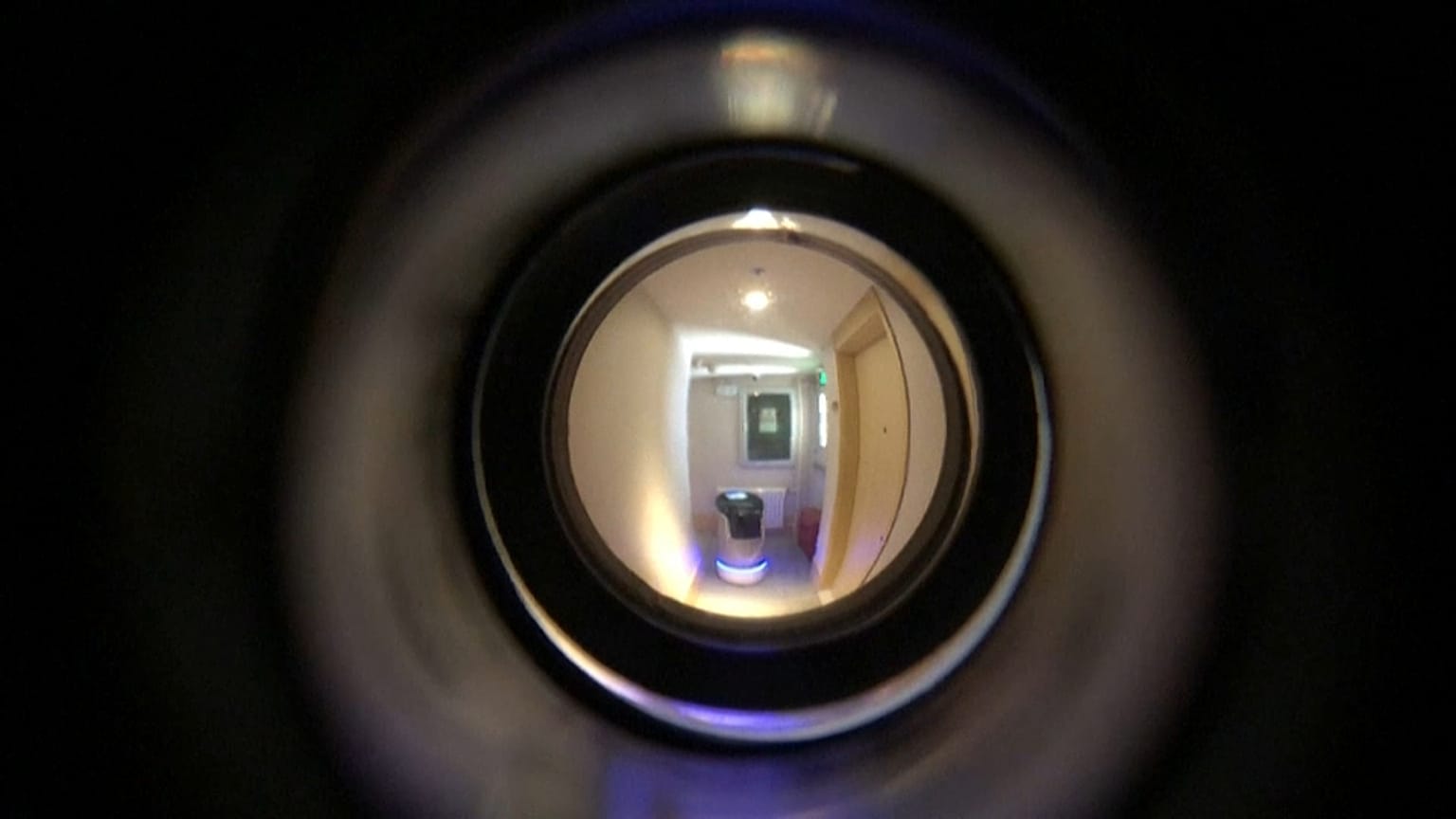 Cina, covid 19: quarantena senza contatti umani, meglio il robot