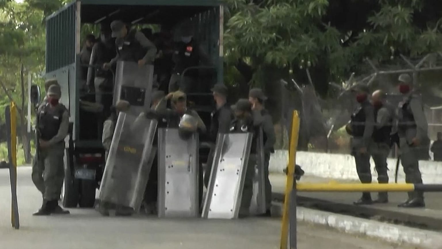 Venezuela: Silahlı eylem için ülkeye girmeye çalışan 8 kişi öldürüldü
