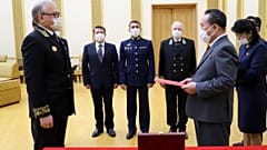 پوتین مدال یادبود جنگ جهانی دوم را به کیم جونگ اون اهدا کرد