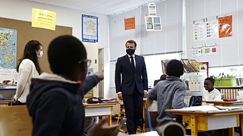 Wer ist der Mann mit der schwarzen Maske? Monsieur le Président!