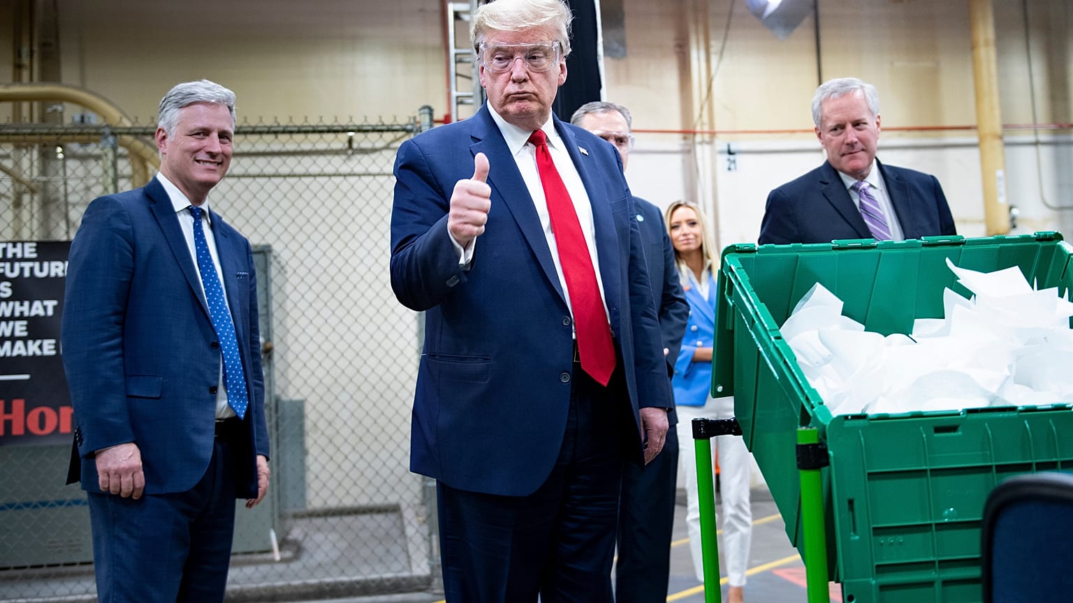 Estados Unidos reabre pese a que la pandemia sigue ganando terreno