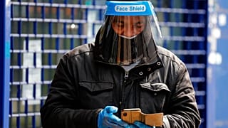 Επικρίσεις προς τη βρετανική κυβέρνηση για τη διαχείριση της πανδημίας
