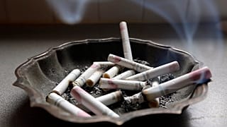 El Ministerio de Sanidad español advierte que fumar no protege del coronavirus