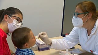 Test auf das Coronavirus am Wiener Flughafen