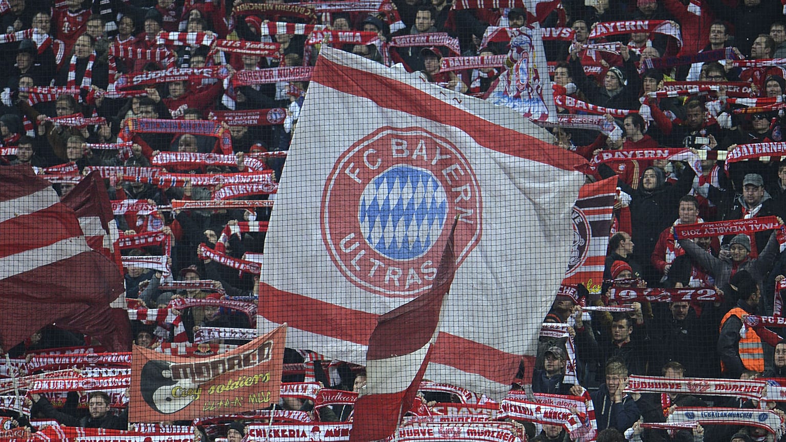 Almanya birinci futbol ligi Bundesliga 15 Mayıs'ta yeniden başlıyor