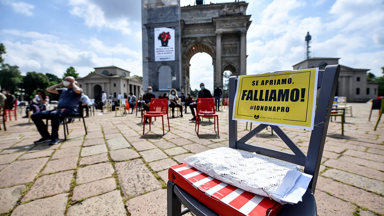 Protesta de los propietarios de bares y restaurantes en Milán 