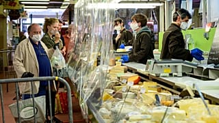 Il cibo ai tempi della quarantena. I francesi hanno preso in media 2,5 kg