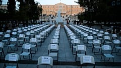Protestaktion "Leere Stühle" in Athen