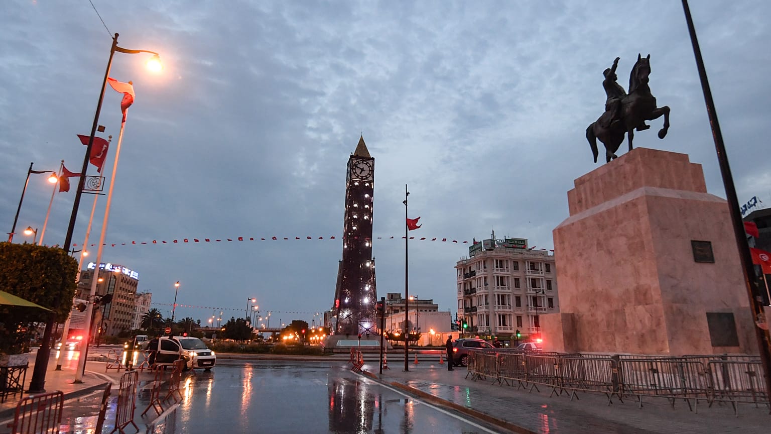 شارع الحبيب بورقيبة في تونس العاصمة
