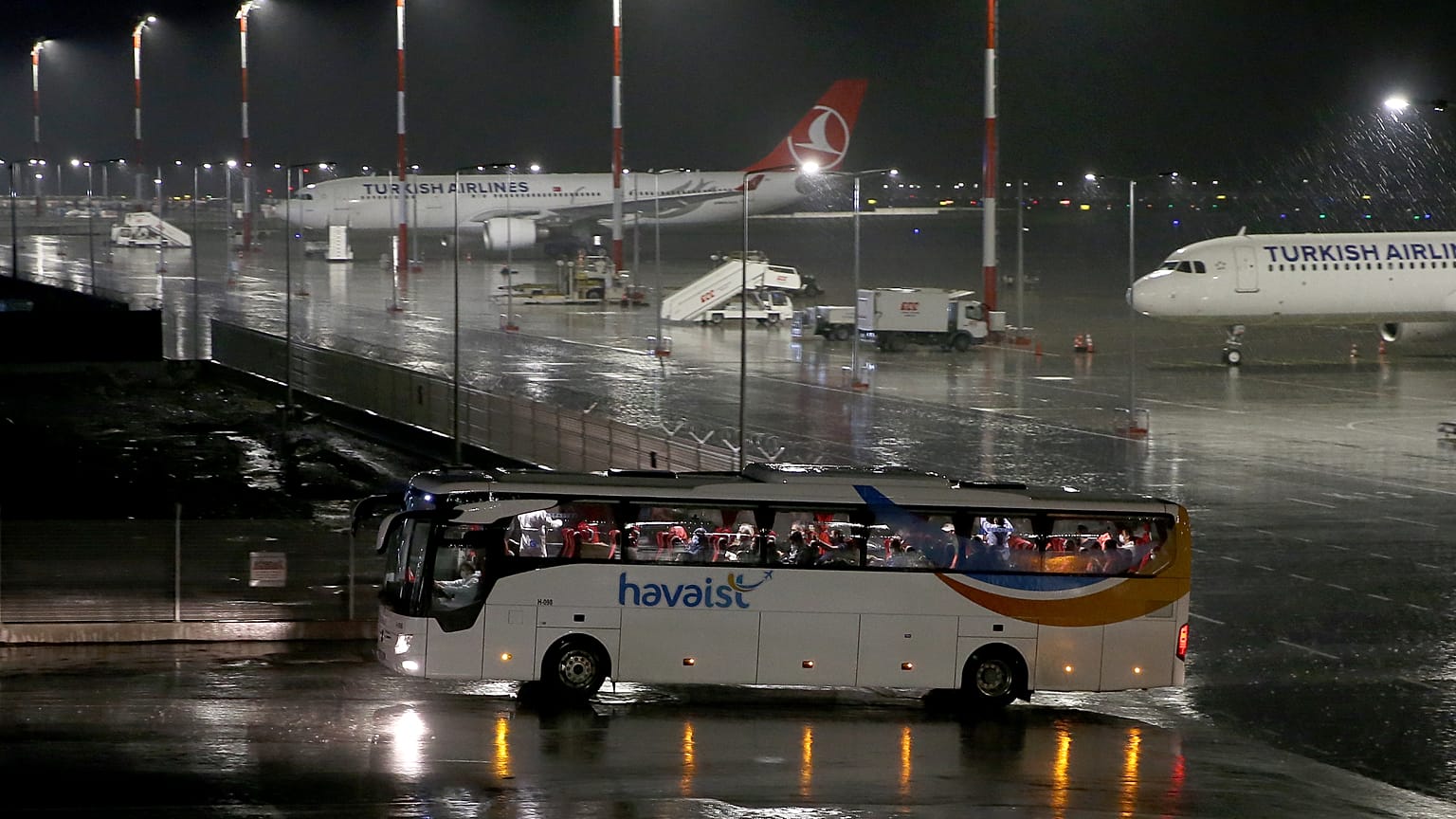 Arjantin'den İstanbul'a düzenlenen seferde Türk ve Ukrayna vatandaşları Türkiye'ye getirildi