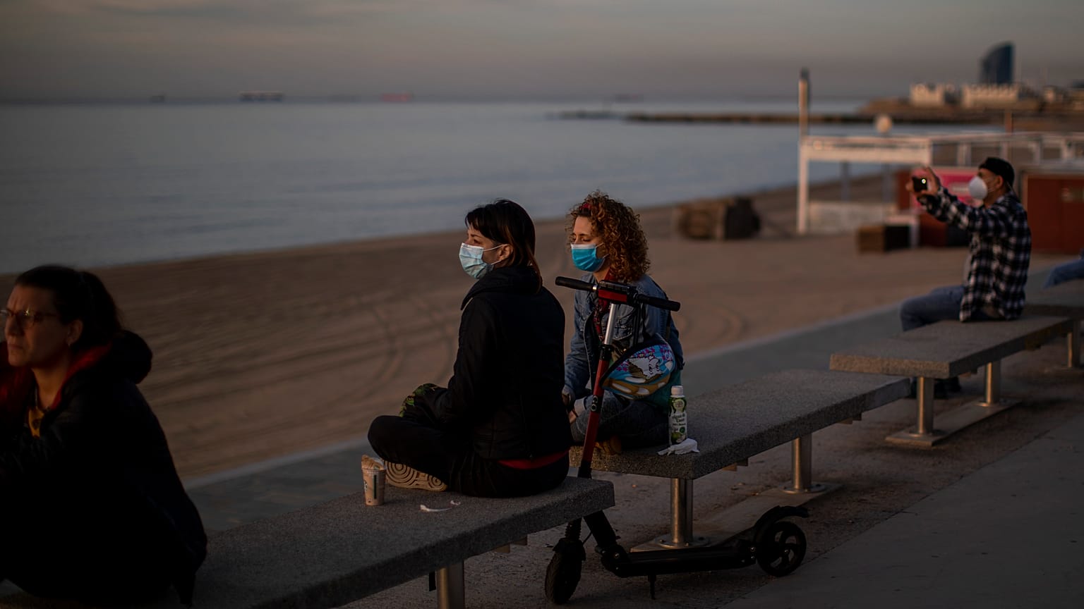 Maske und Mindestabstand: So könnte Strandurlaub in Corona-Zeiten aussehen