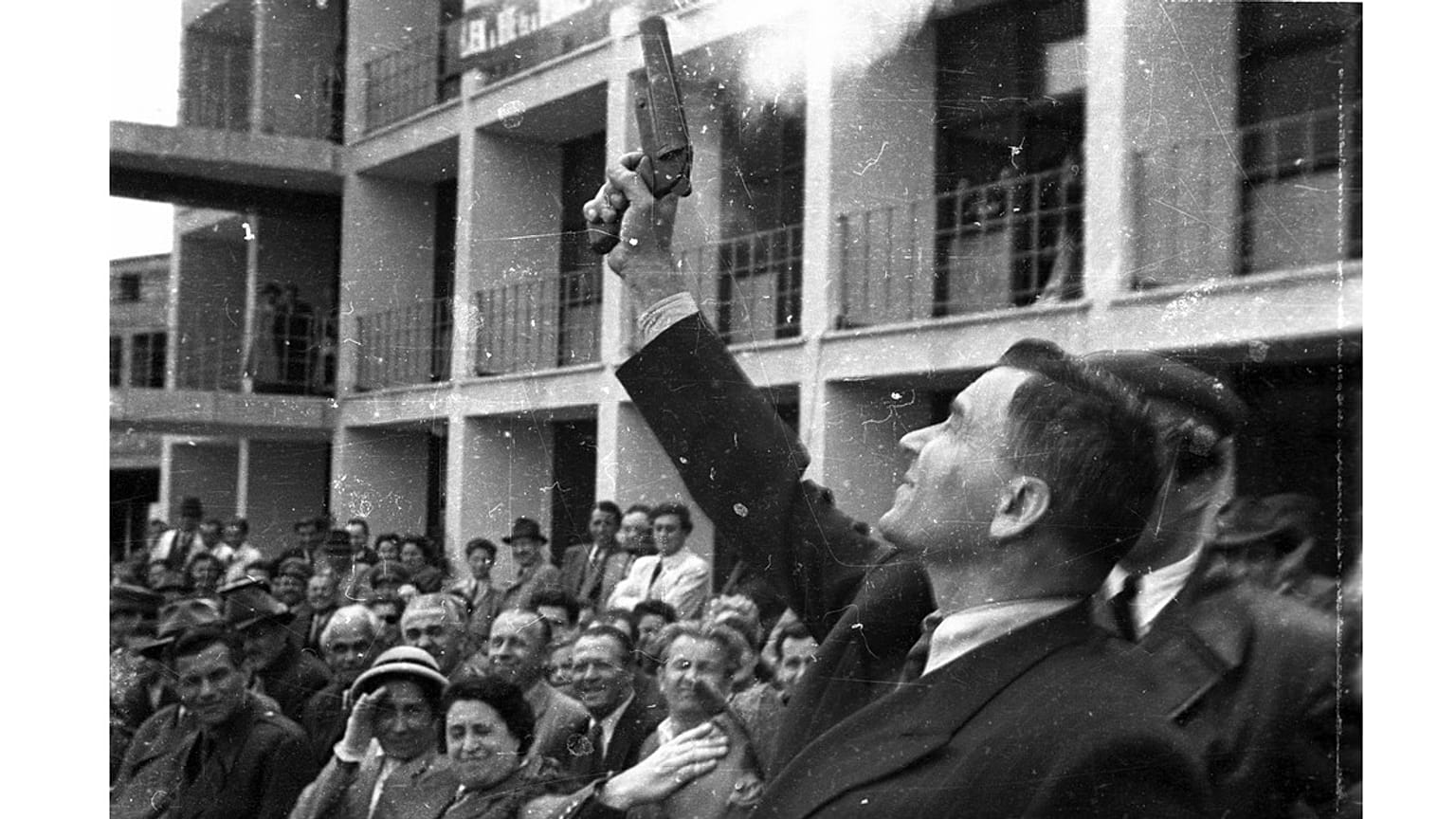 1950. A Ferihegyi (ma Liszt Ferenc) repülőtér a repülőtér átadása