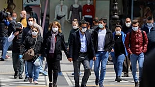 Türkiye'de Covid-19 vaka sayısı artışı 2 binin altına indi