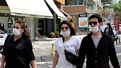 Türkiye'de Covid-19 nedeniyle hayatını kaybedenlerin sayısı 48 artarak 3689'a yükseldi